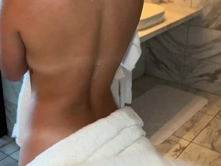 Brunette Babe Katie Kush Enjoys Her Naughty Bath