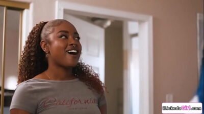 Jewelz Blu wants to know how her ebony roommate Destiny Mira squirt. The ebony babe shows her how, first by fingering her pussy then using a dildo.