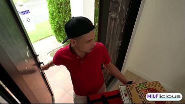 Pizza Delivery guy Gets the Best Tip of His Life from Big Booty Blonde MILF/ PAWG Trixi Brooks INTRO EXTENDED