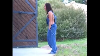 Brunette gets anal drilling at outdoor