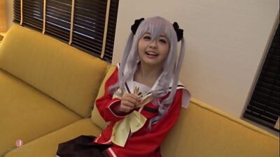 ろり制服姿で自信がある手コキをするも、途中お嬢様制服に着替えて興奮しちゃって身体が熱くなってしまい手コキしながらオナニーを始めちゃう！