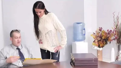 FamilyStrokes – Tiny 18 Years Old Babe Fucks Sales Agent Under Stepmom And Stepdad’s Guidance
